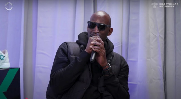 KG：00年在奥运村1万个避孕套30秒就抢光了 NBA不让芭乐视频色版在线观看在那过夜