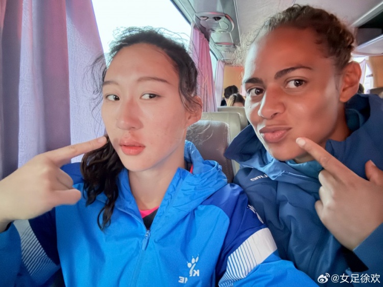 神勇！女足国门徐欢晒照，比赛中被球砸脸仍力保球门不失